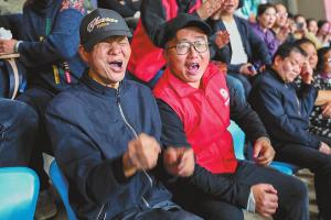 开云app下载-云南玉昆中超主场首胜背后的人文关怀，盲人球迷现场听见中超