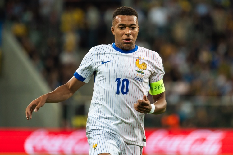 开云体育下载-马卡报：休赛期姆巴佩与阿什拉夫共同进行体能特训，助力新赛季实现突破