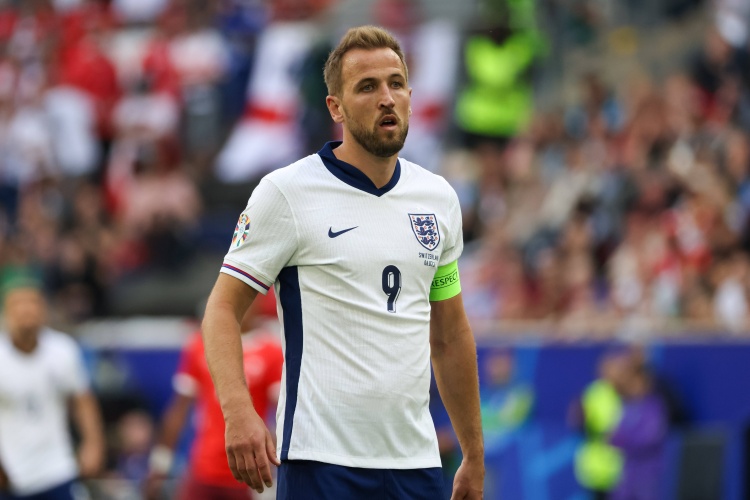 开云体育下载-评论员：英格兰每场比赛凯恩都想踢，我能理解&amp;梅西C罗都是如此