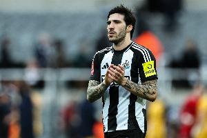 米体：尤文今夏头号目标是托纳利，是否引援取决于下赛季欧冠资格