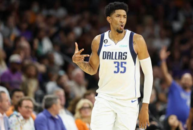 开云体育下载-伍德搭档东契奇效果喜人 新赛季冲击最佳第六人