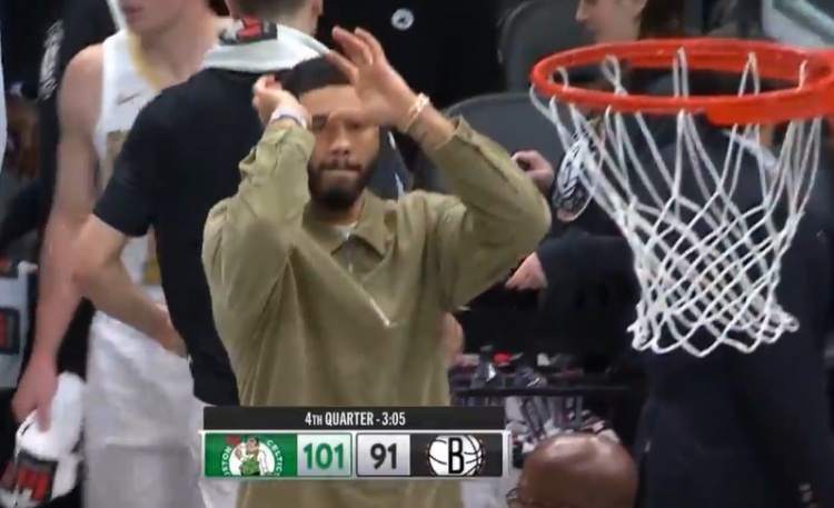 开云体育下载-塔图姆跃跃欲试！杰伦·布朗助攻普理查德三分 绿军轰出11-0！